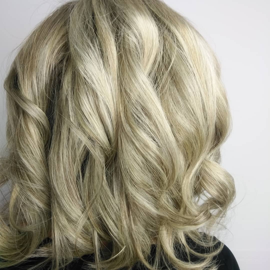 00006-medium-lenght-hairstyles-april-2019