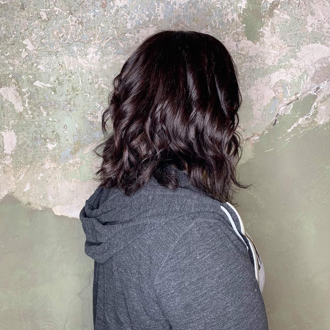 00023-medium-lenght-hairstyles-april-2019