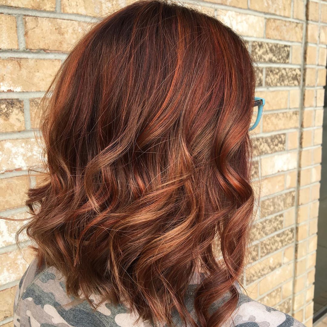 00032-medium-lenght-hairstyles-april-2019