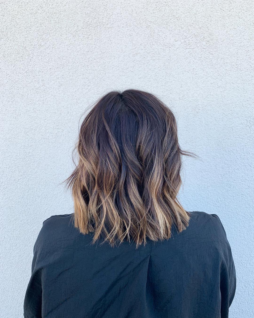 00040-medium-lenght-hairstyles-april-2019