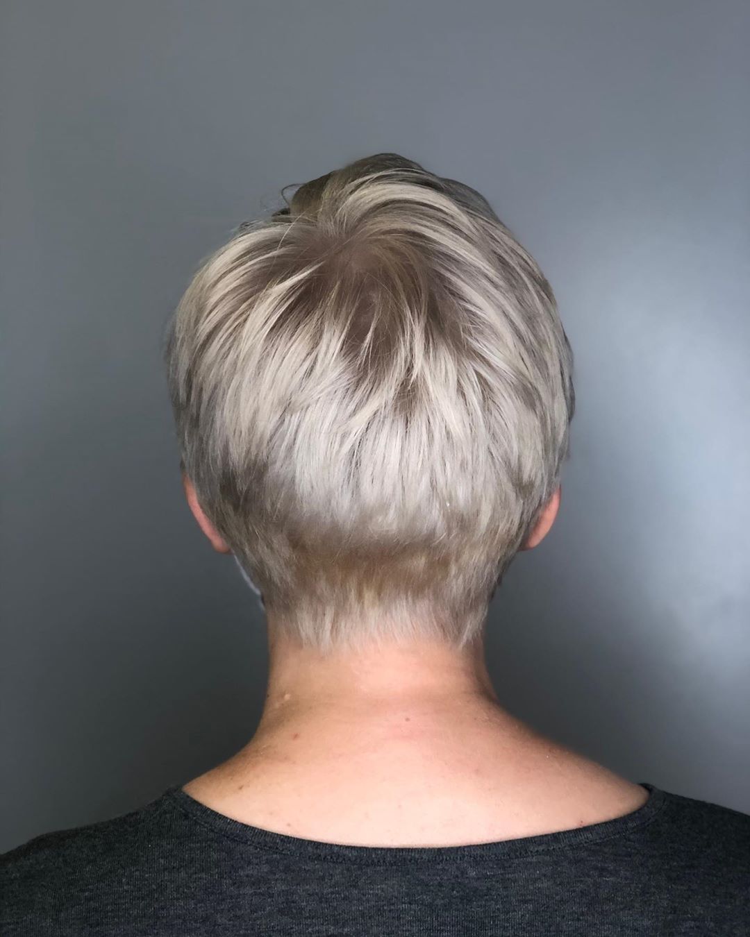 17-short-hairstyles-july-2020