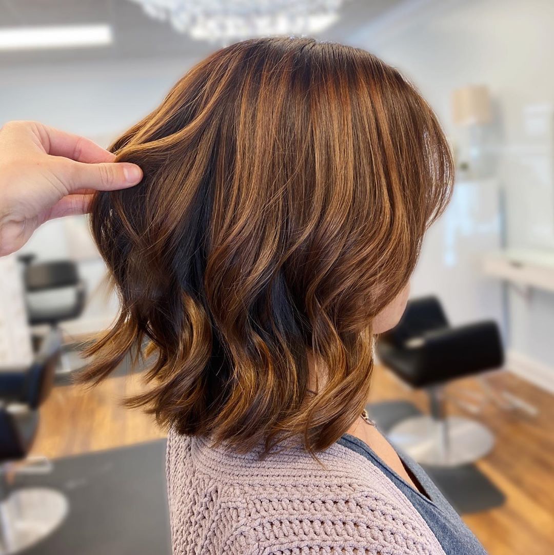 Dark lob with highlights