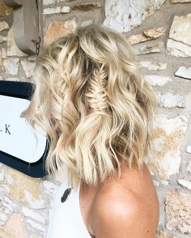 18-shorthairstyles-april-2020