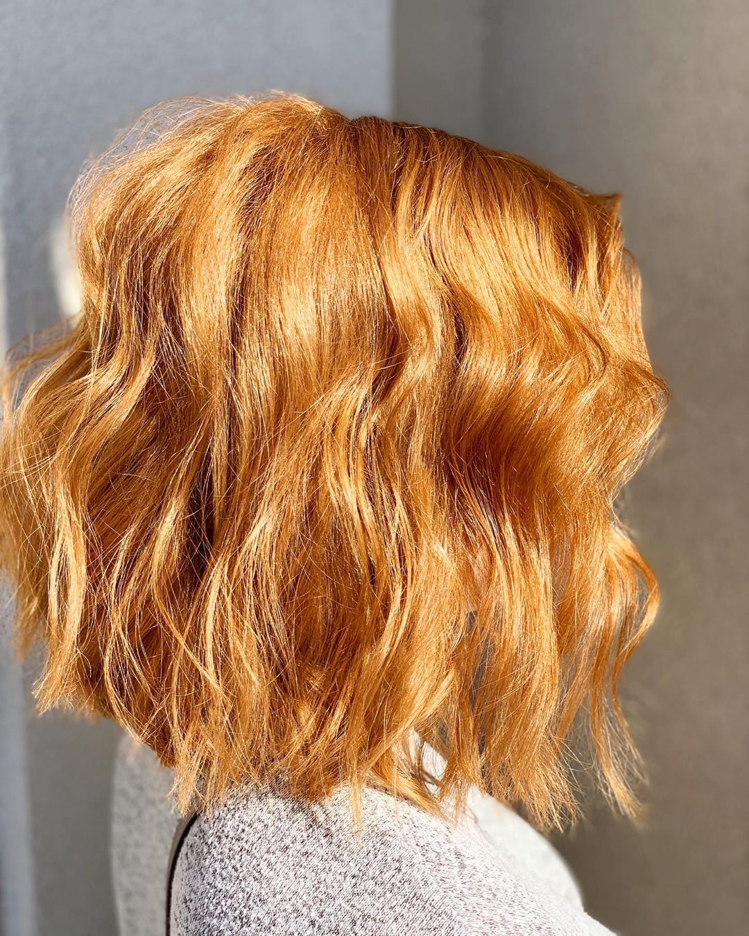 Honeycomb colored short hair