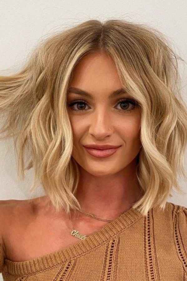 90s-lob-with-chunky-highlights 90s Lob with Chunky Highlights