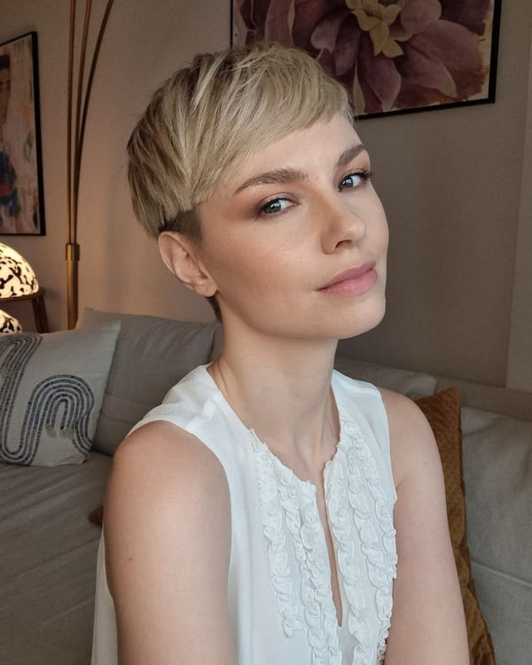 asymmetrical-pixie-haircut