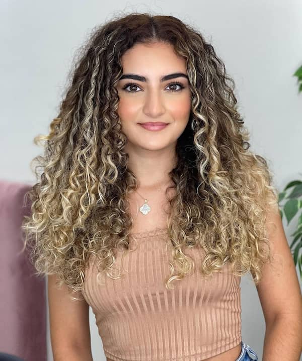 balayage-curly-hair-with-highlights Balayage Curly Hair with Highlights