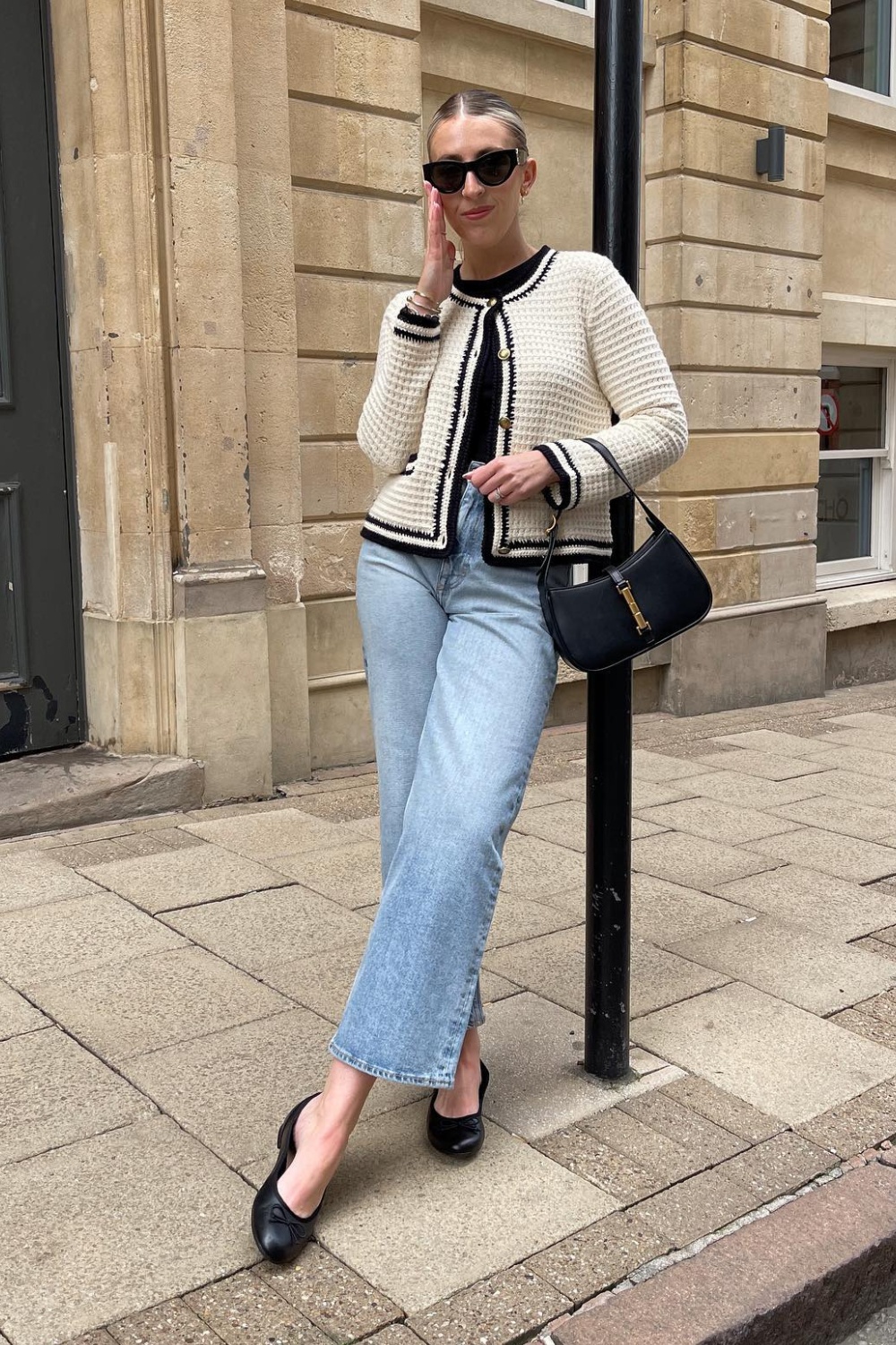 ballet-flats-outfits-11 Cream Cardigan and Cropped Jeans