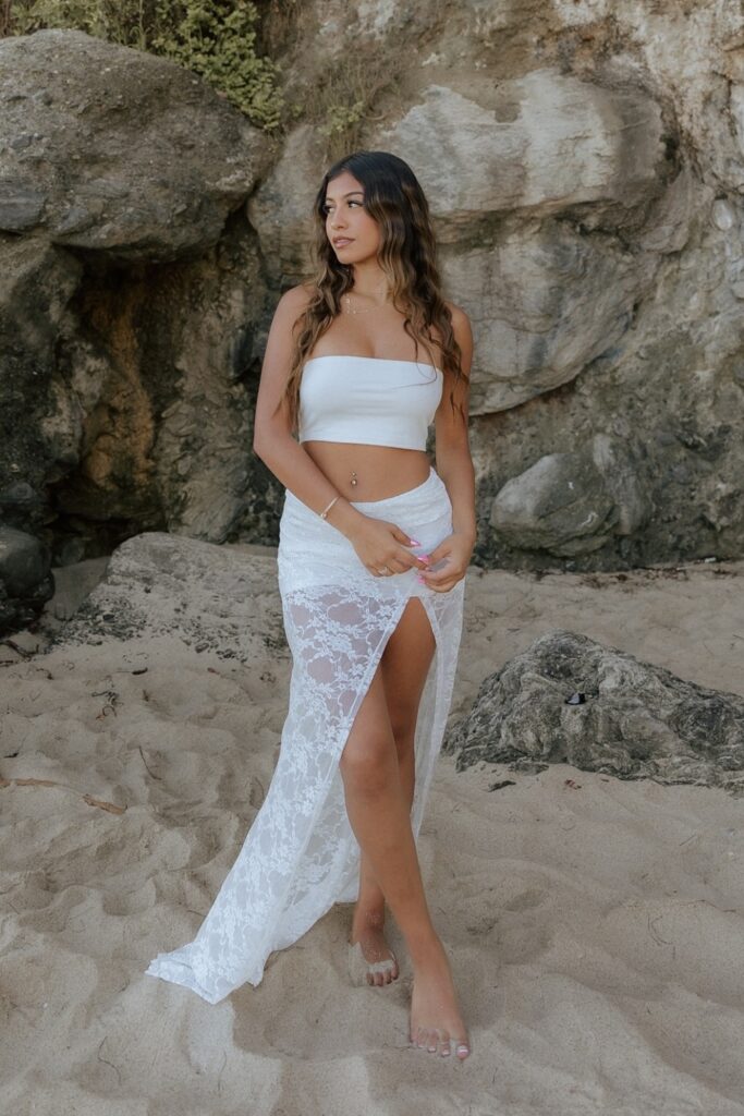 beach-outfits-7-683x1024-1 Strapless Crop and Lace Maxi Skirt