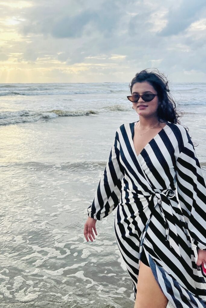 beach-outfits-8-683x1024-1 Striped Wrap Dress