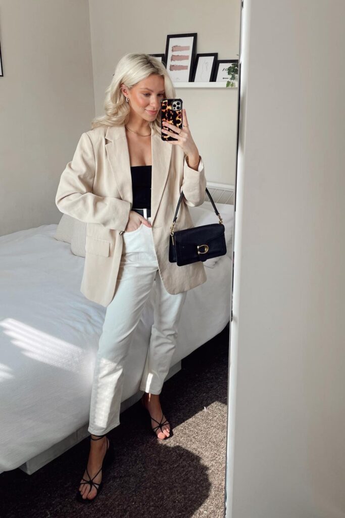 beige-blazer-outfits-15-683x1024-1 Beige Blazer with White Jeans and Strappy Sandals