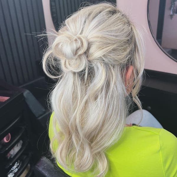 blonde-messy-half-up-half-down Blonde Messy Half Up Half Down