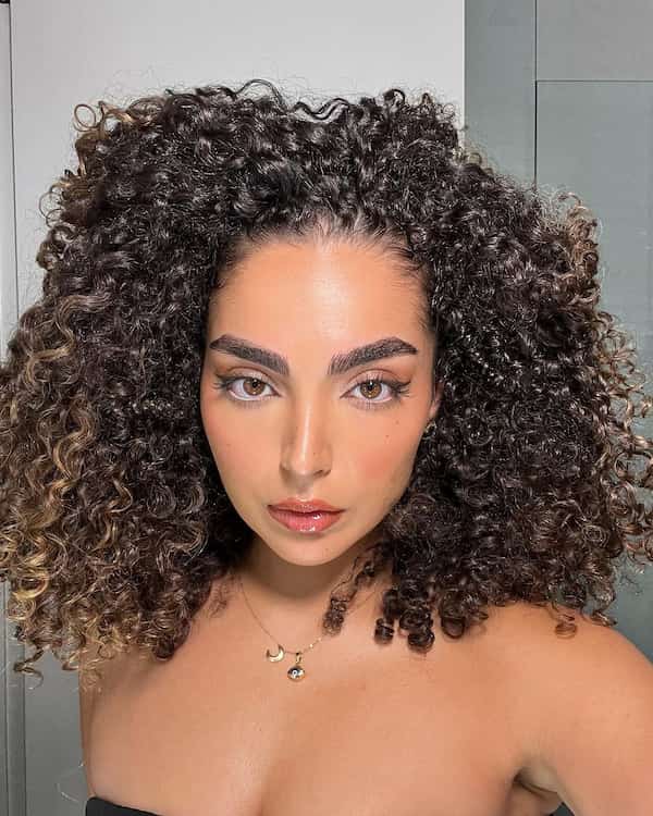 chic-medium-length-curly-hair Chic Medium-Length Curly Hair