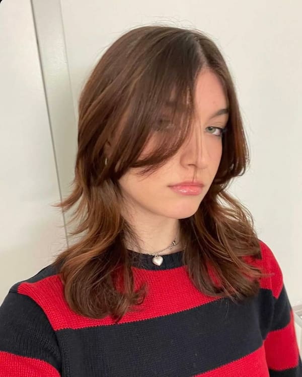 chic-wolf-haircut-with-messy-curtain-bangs Chic Wolf Haircut with Messy Curtain Bangs