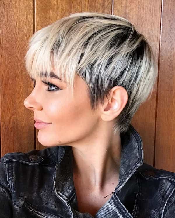 chin-length-textured-pixie-bob-haircut Chin-Length Textured Pixie Bob Haircut