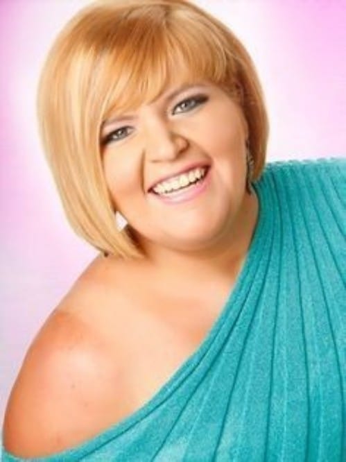 chin_lenght_bob_with_bangs_haircut Textured Chin Length Bob and Bangs Haircut