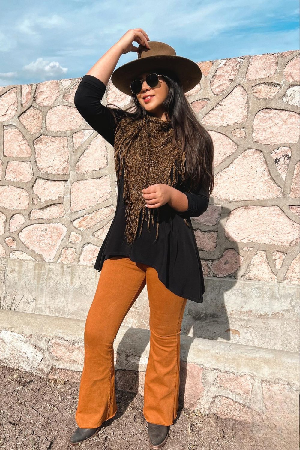 cowgirl-outfits-17 Black Long Sleeve & Camel Pants