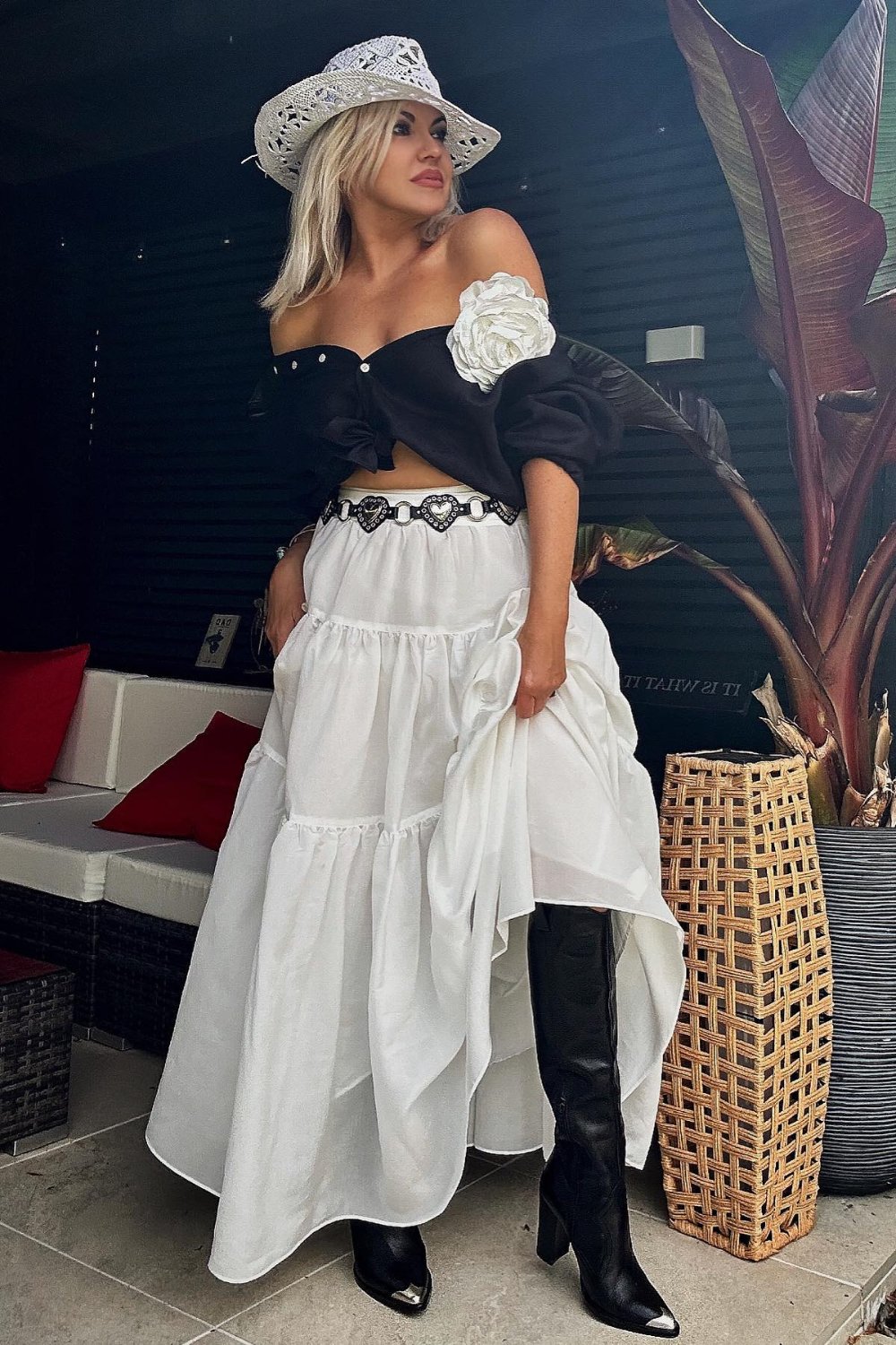 cowgirl-outfits-19 Black Crop & Tiered Maxi Skirt
