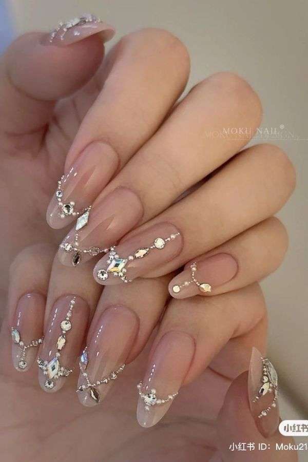 Delicate Snowy Floral Patterns