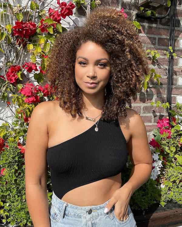 Curly Hair with Side-high Layers