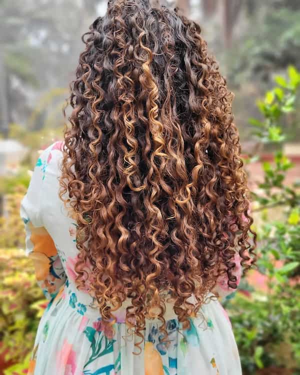 cute-mixed-tone-long-curly-hair Cute Mixed-Tone Long Curly Hair