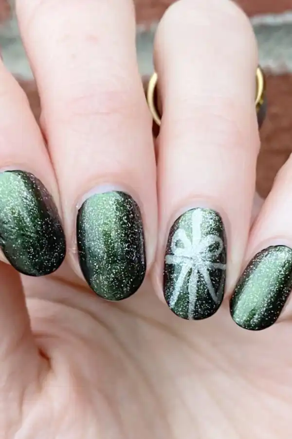 Emerald Green Nails with Dainty Bows