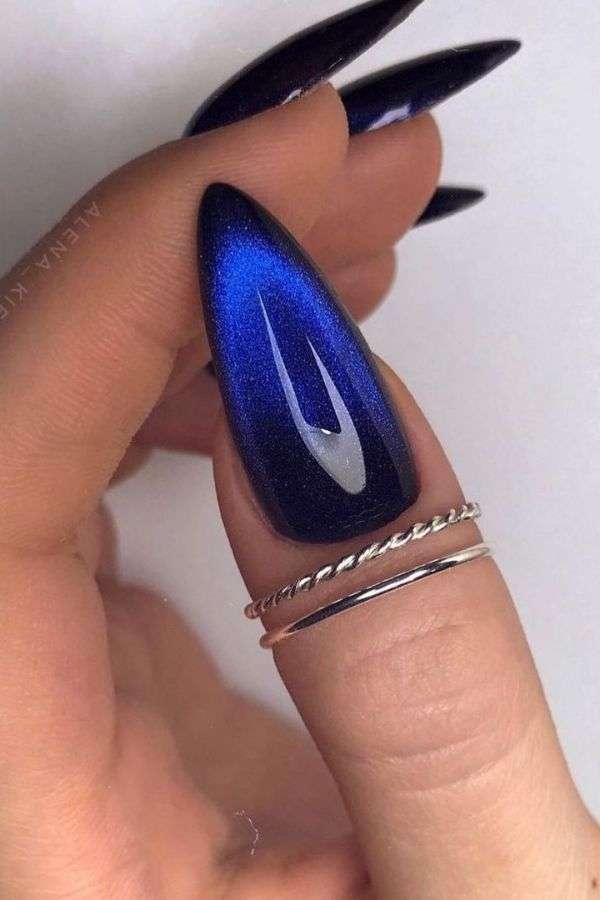 Exquisite Jewel-Toned Nails