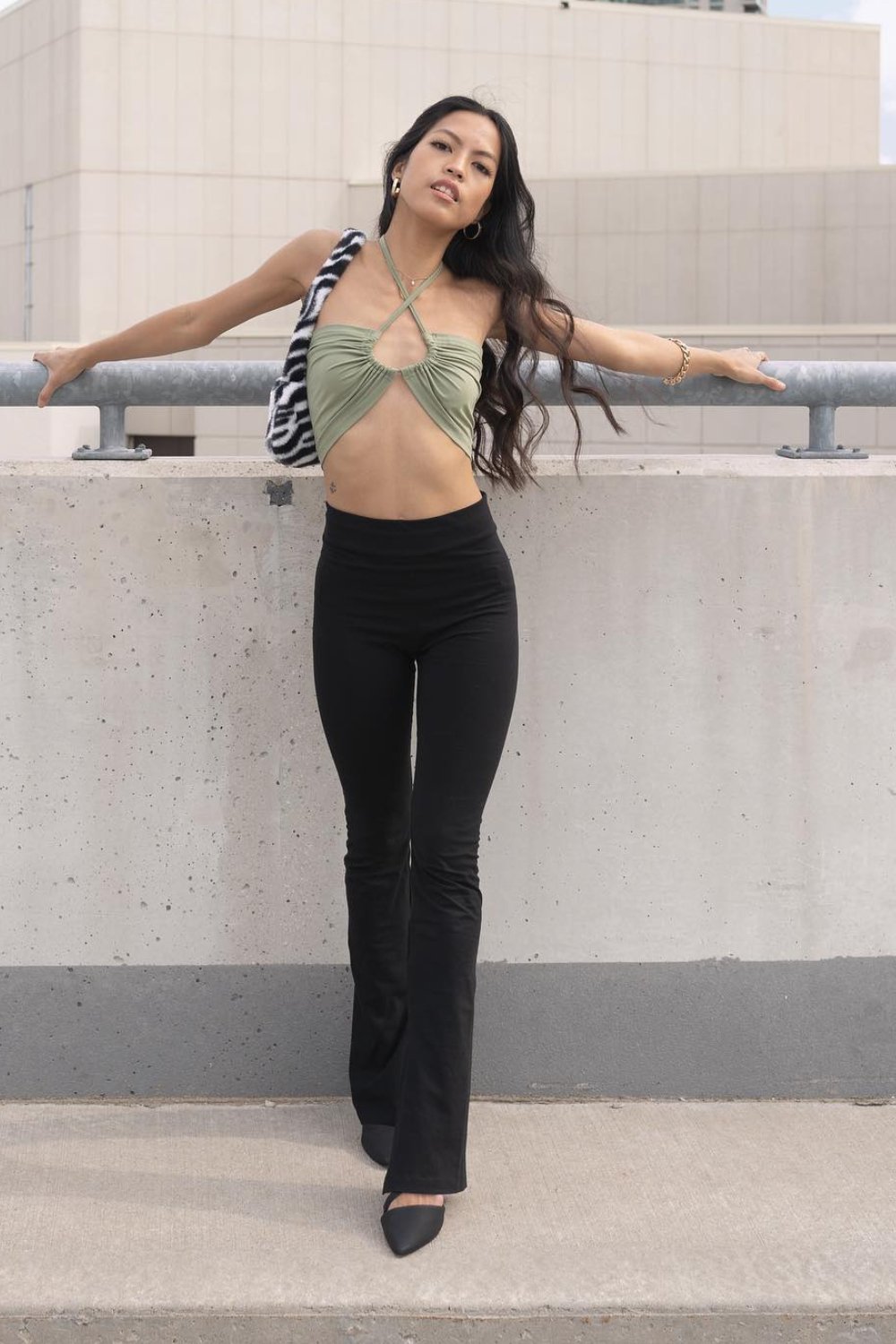 flare-leggings-outfits-10 Sophisticated Edge: Halter Crop and Pointed Toe