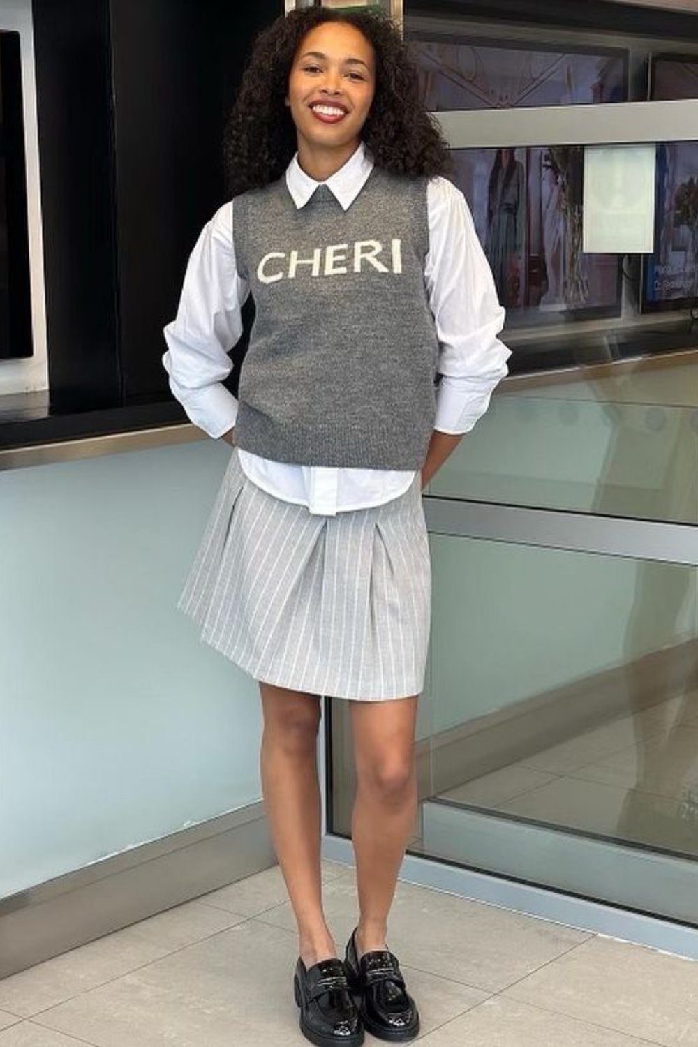 grandpa-core-outfits-7 Sweater Vest and Pleated Skirt