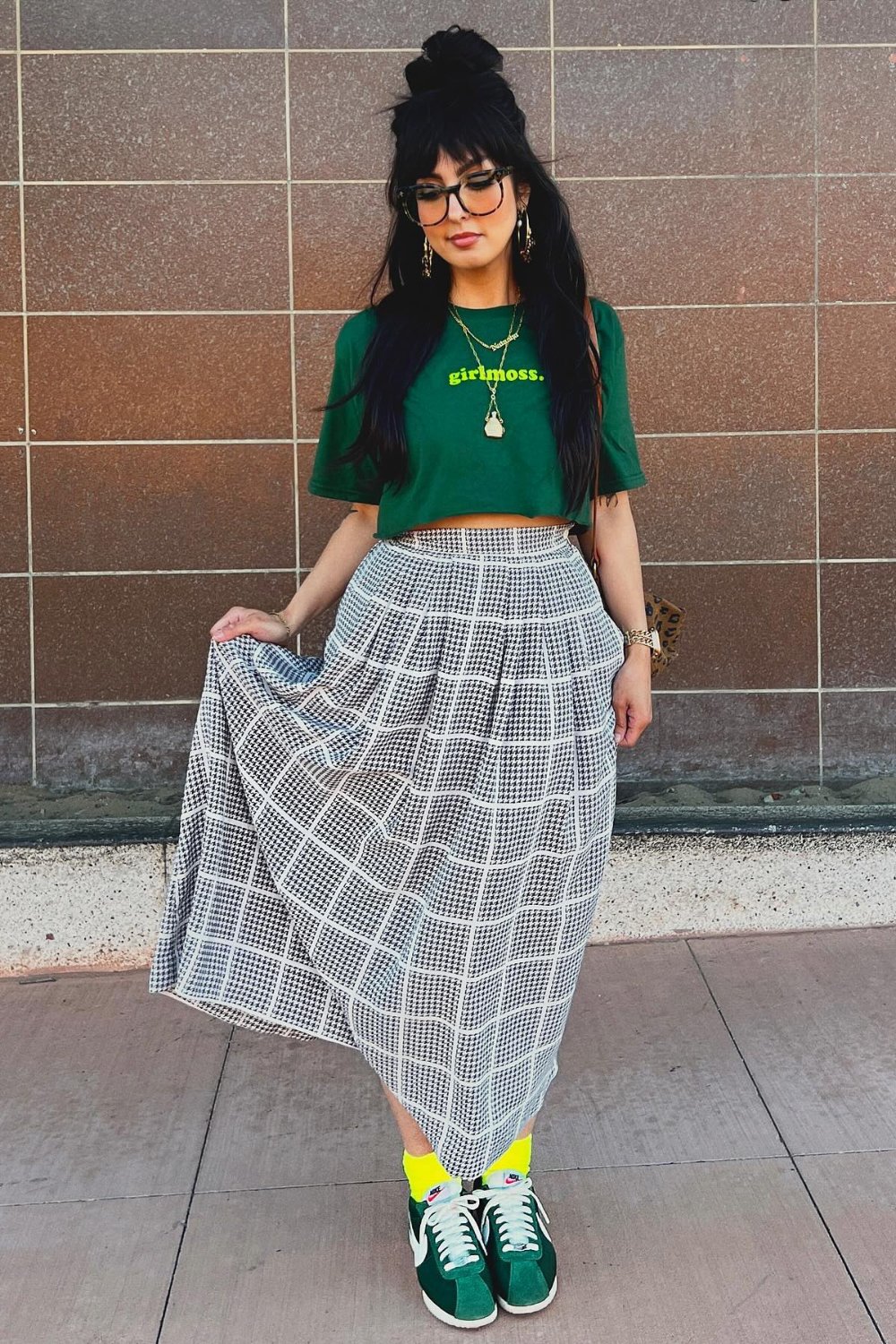 grandpa-core-outfits-8 Checkered Skirt and Cropped Tee