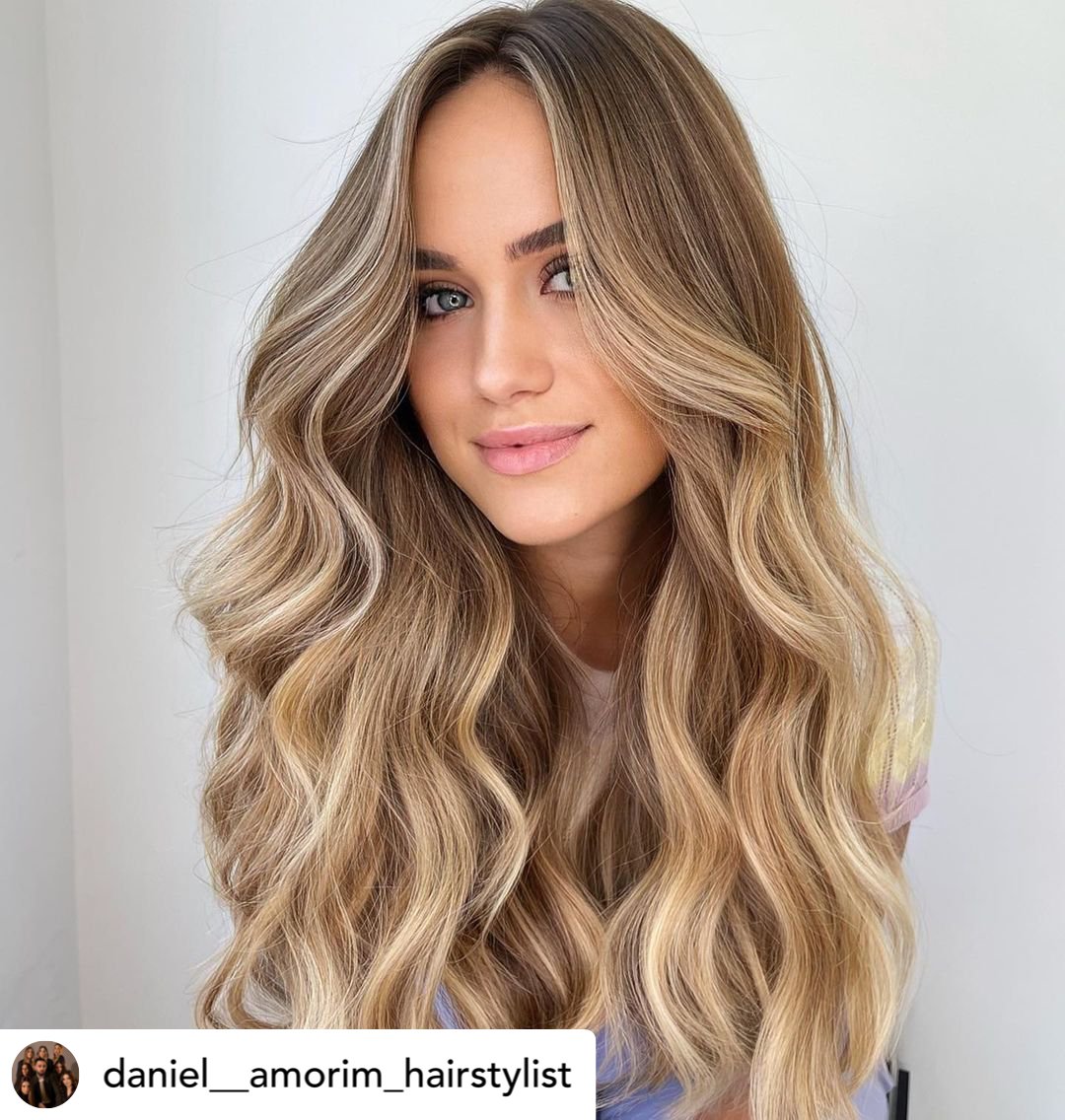 hair-color-ideas-for-brown-hair-10 Beautiful golden balayage on long wavy hair.