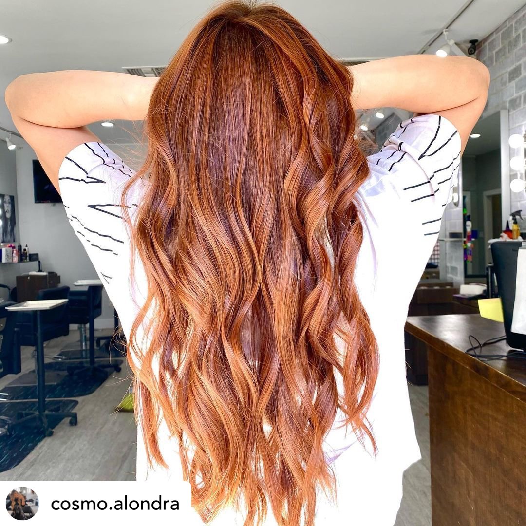 hair-color-ideas-for-brown-hair-11 Beautiful auburn hair color on long wavy hair.