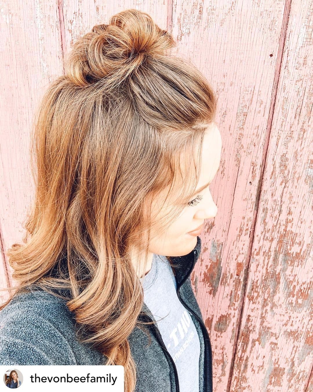 hairstyles-for-work-2 A half-up topknot is the perfect hairstyle for work!