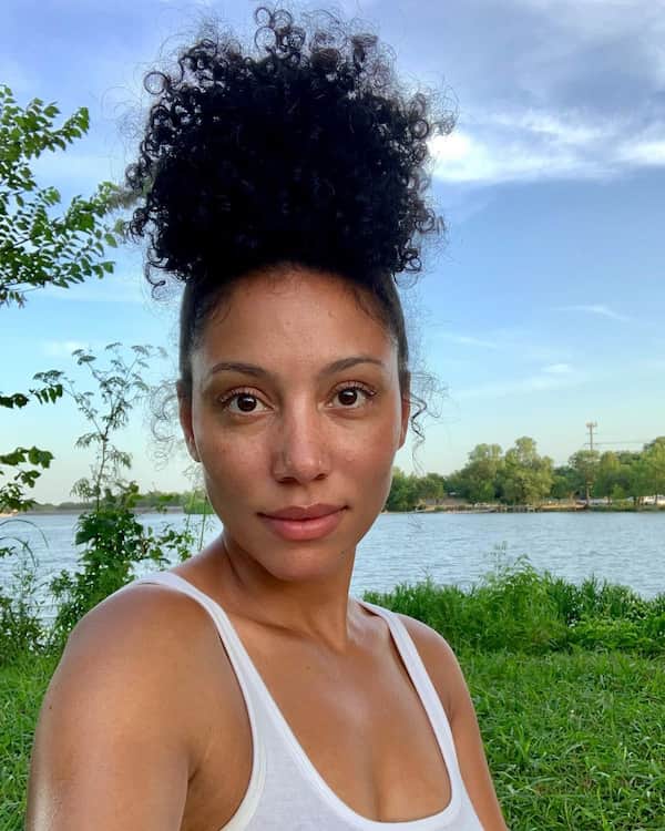 High Pineapple Curly Hair