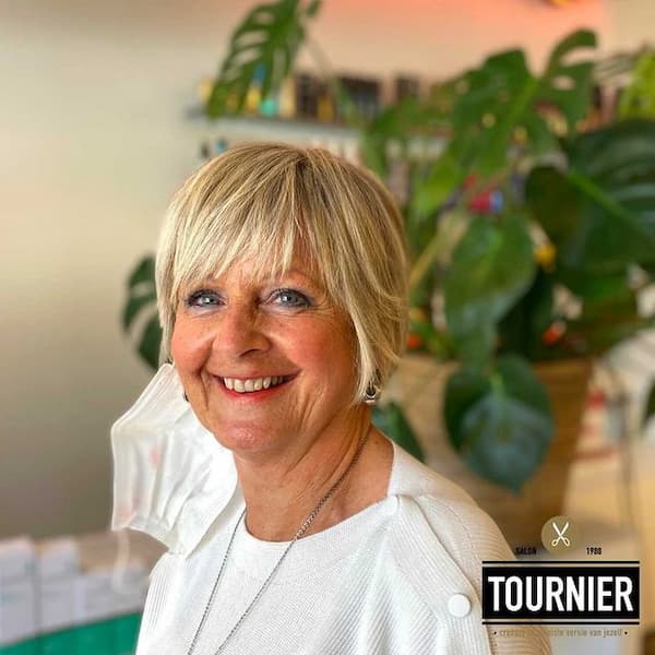 layered-bob-with-bangs-1 Layered Bob with Bangs