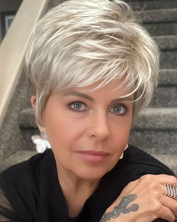 layered-pixie-haircut-with-bangs