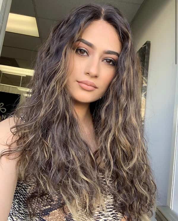 long-mermaid-hair-with-straightened-curls Long Mermaid Hair with Straightened Curls