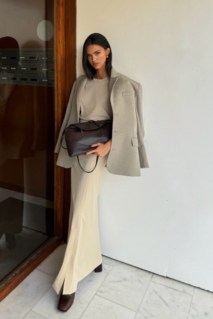 Monochrome Cream Elegance