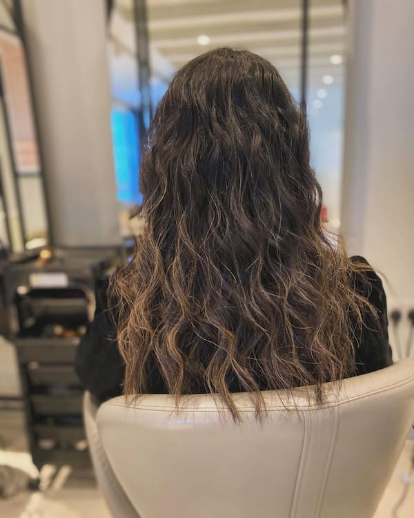 medium-length-beach-wavy-haircut Medium Length Beach Wavy Haircut