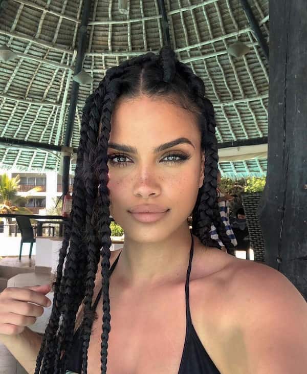 messy-curls-with-layers-and-bangs Messy Curls with Layers and Bangs