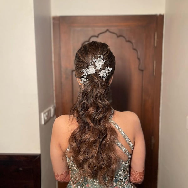 messy-ponytail-cocktail Messy Ponytail Cocktail