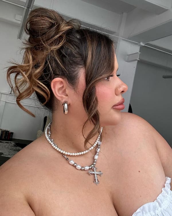 messy-summer-updo-with-curtain-bangs Messy Summer Updo with Curtain Bangs