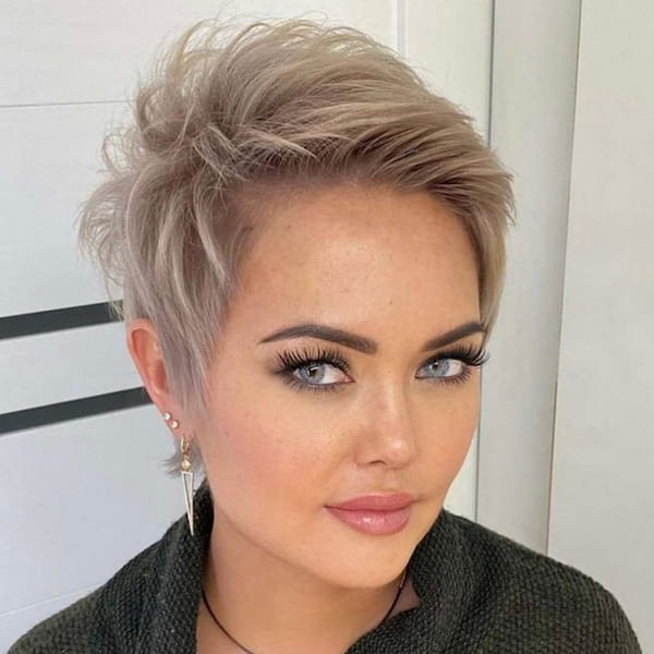 messy-textured-pixie-bob-haircut Messy Textured Pixie Bob Haircut