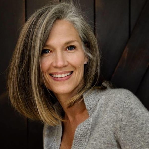 Mid-Length Feminine Bob