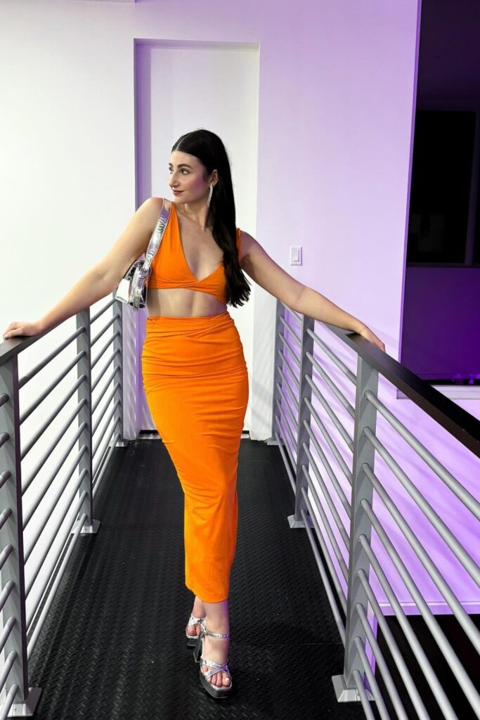 monochromatic-outfit-ideas-18-683x1024-1 Orange Crop Top and Maxi Skirt