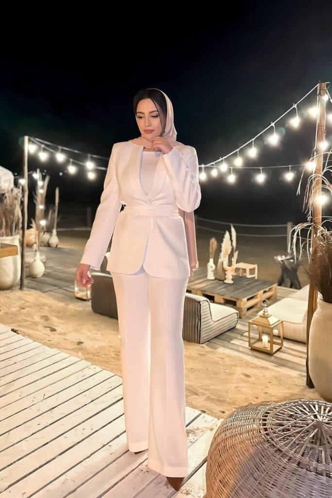 monochromatic-outfit-ideas-25-683x1024-1 White Blazer and Trousers