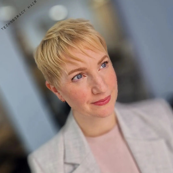 pixie-haircut-with-smooth-edges