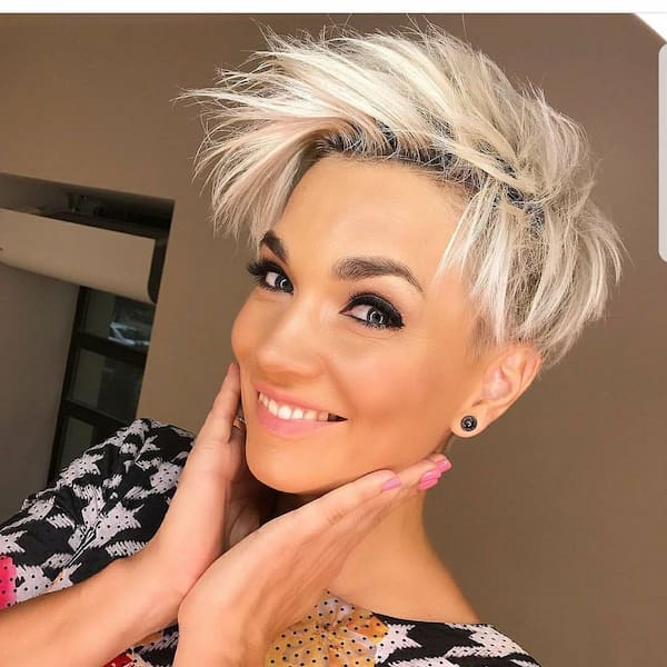 pixie-haircut-with-spiky-layers