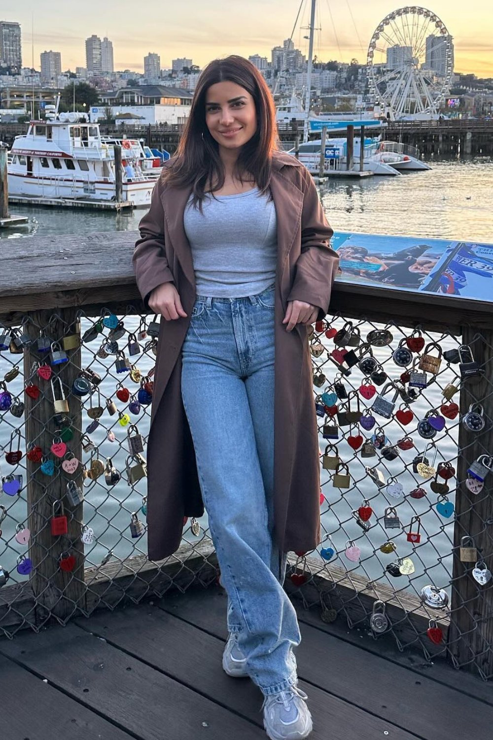 san-fransisco-outfits-19 Long Coat and Light Wash Jeans