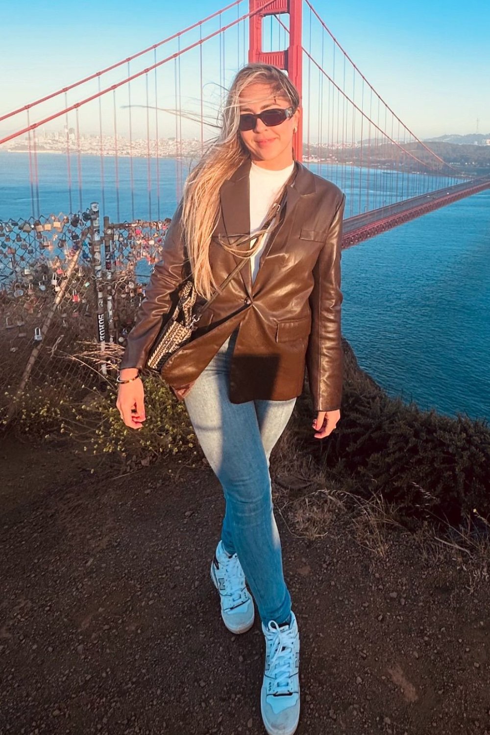 san-fransisco-outfits-22 Leather Blazer and High-Neck Top